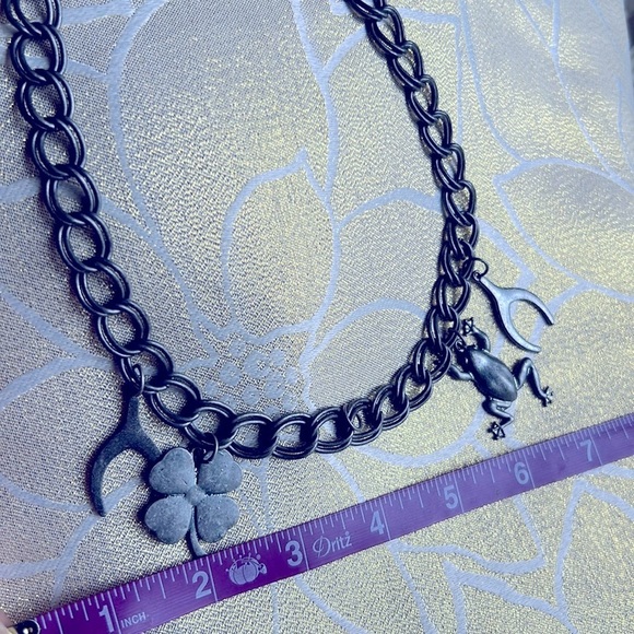 VINTAGE Silver Tone Charm Necklace Wishbones Four Leaf Clover Frog - Picture 7 of 9